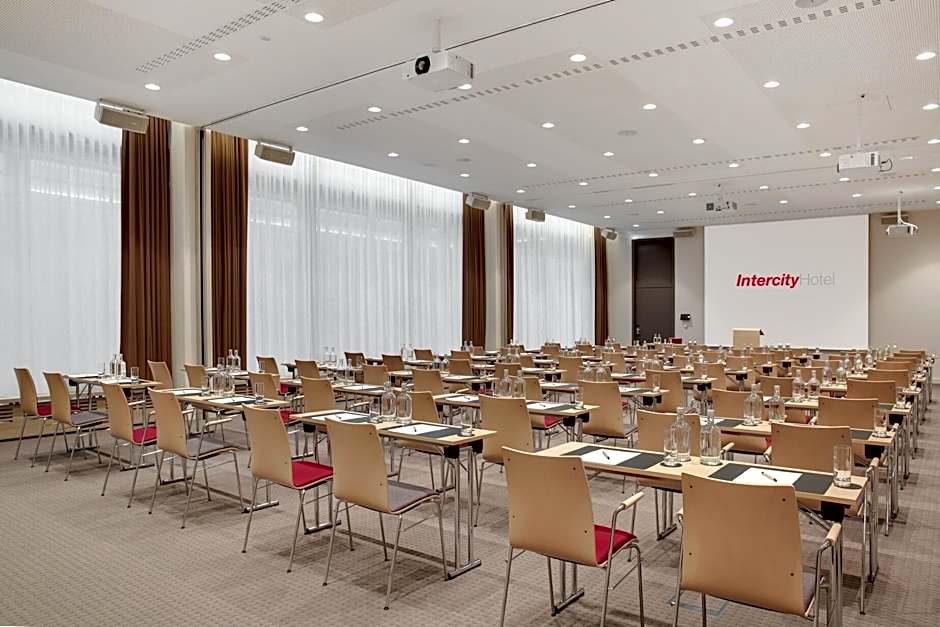 IntercityHotel Amsterdam Airport