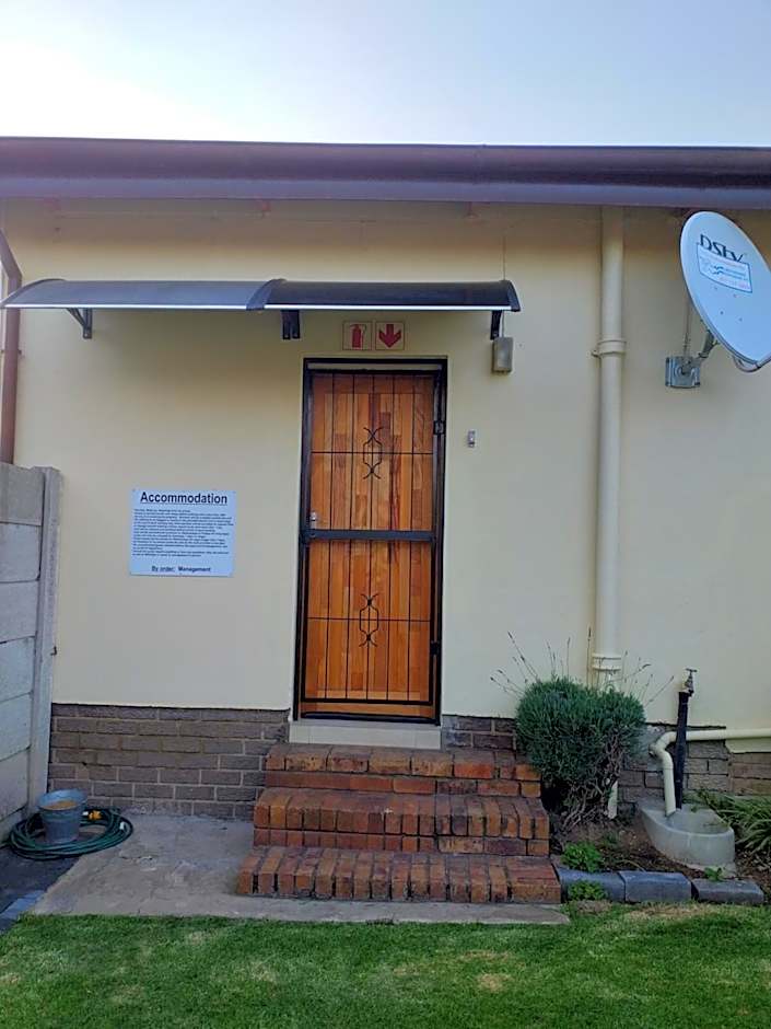 Kwa-Dlamathe Guesthouse