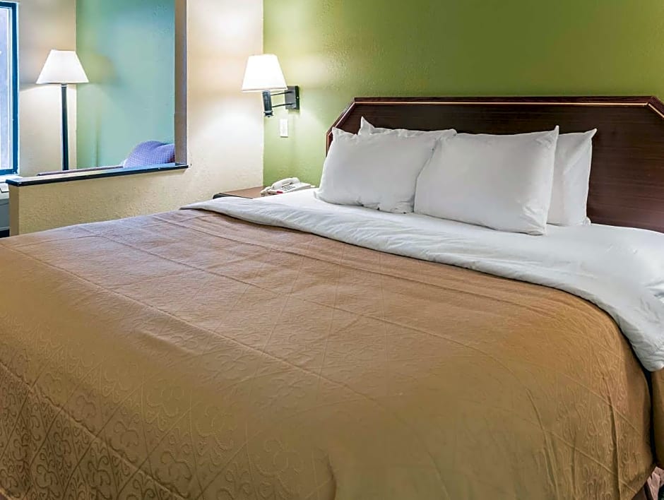 Quality Inn 