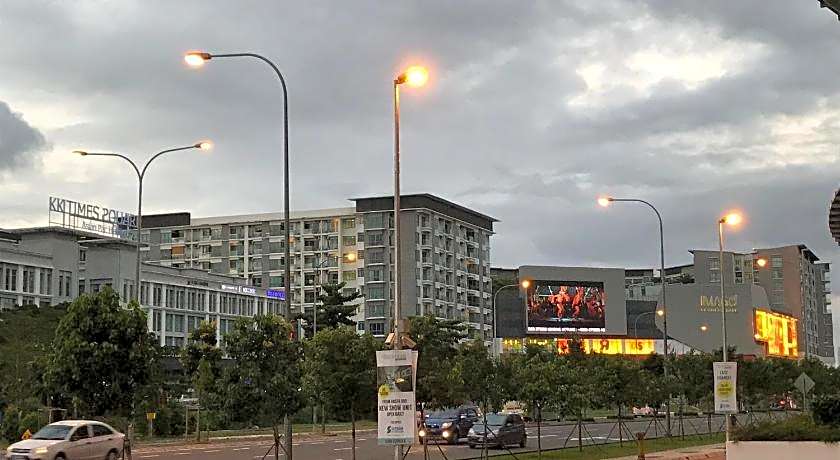 Sunset Seaview Vacation Condos @ Infinity Avenue
