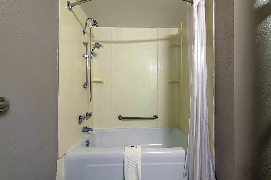 Motel 6 Spring Hill Weeki Wachee