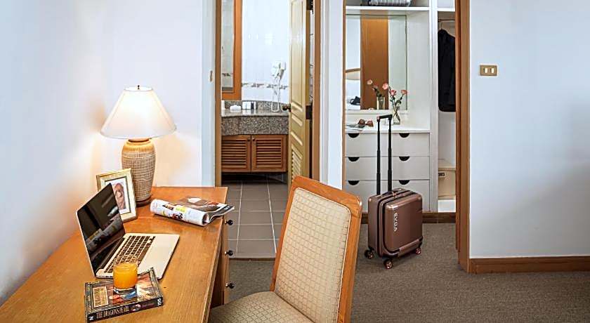 Riverine Place Hotel and Residence