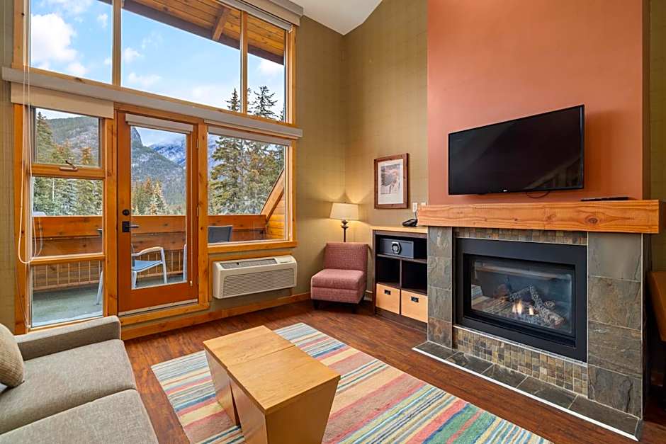 Fox Hotel And Suites