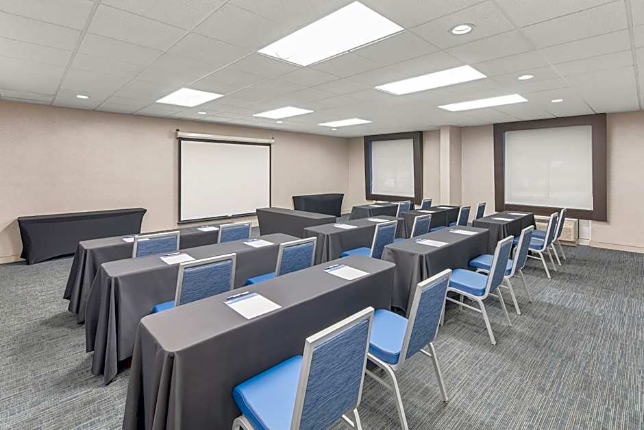 Holiday Inn Express & Suites Greenville - I-85 & Woodruff Rd by IHG