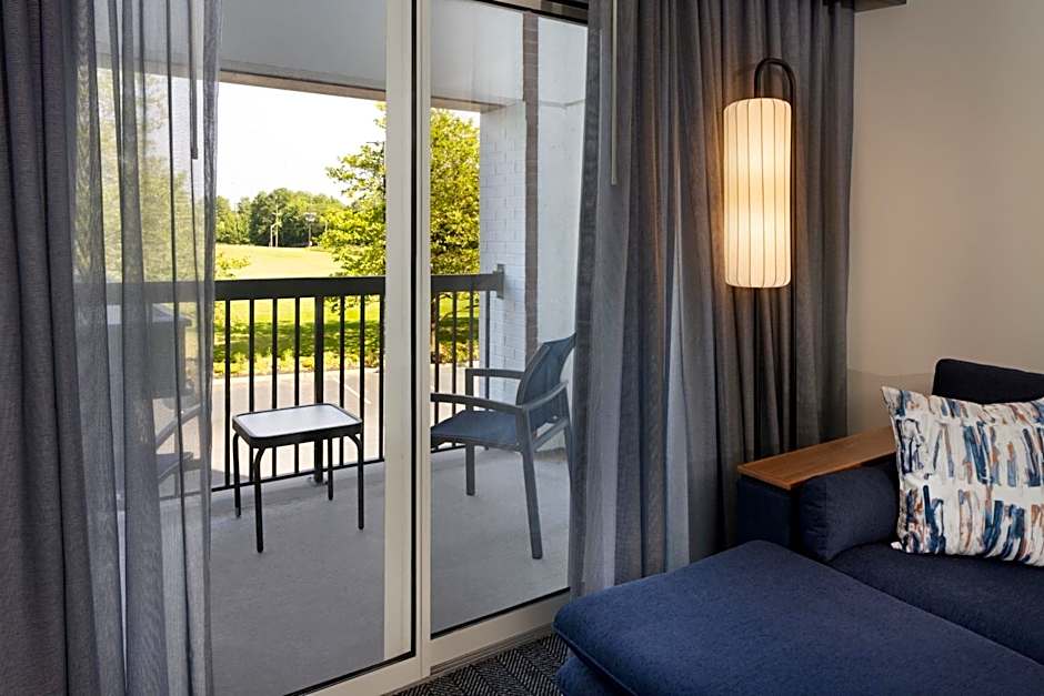 Courtyard by Marriott Edison Woodbridge