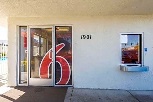 Motel 6 Reno - Virginia Plumb – Reno, NV