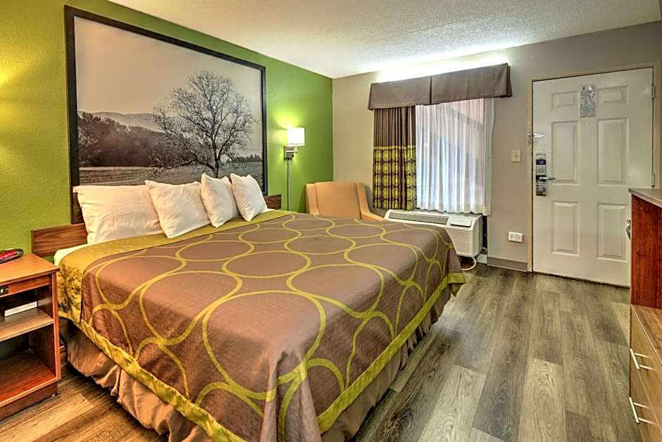 Super 8 by Wyndham Knoxville West/Farragut