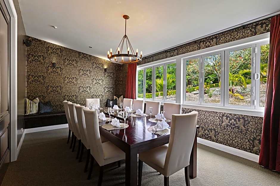 Woodhouse Mountain Lodge