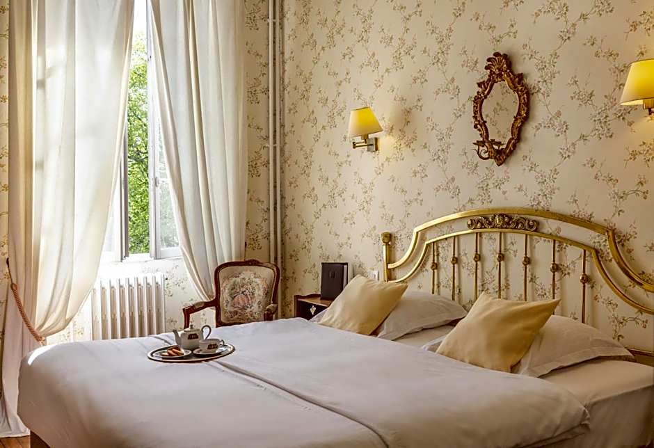 Logis Hotel Restaurant Chateau Bellevue