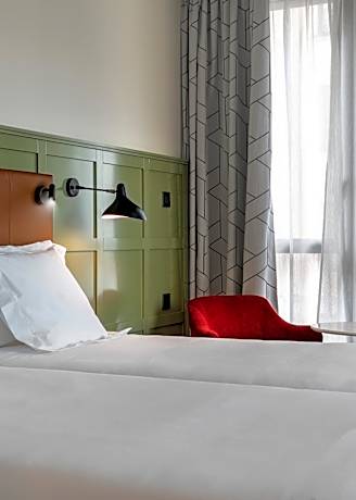 Junior Suite with River  View (3 Adults)