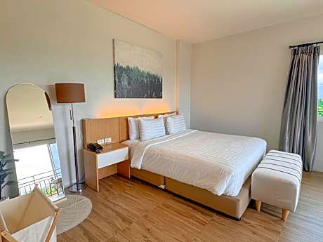 King Room with Mountain View