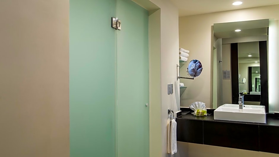 Holiday Inn Mexico Dali Airport by IHG