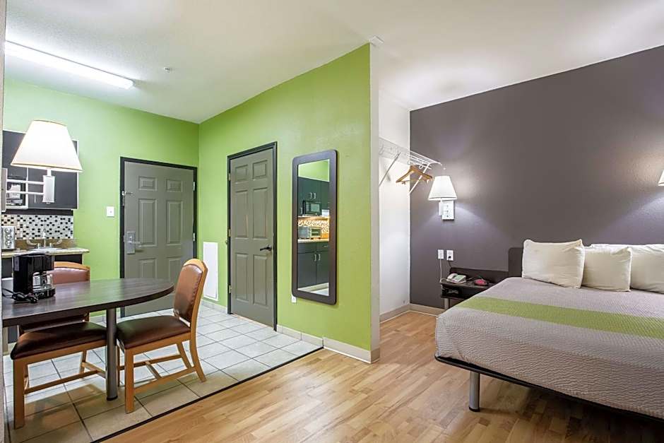 Studio 6 Bay City TX
