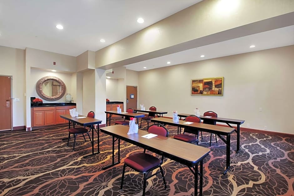 Hampton Inn By Hilton & Suites Hemet