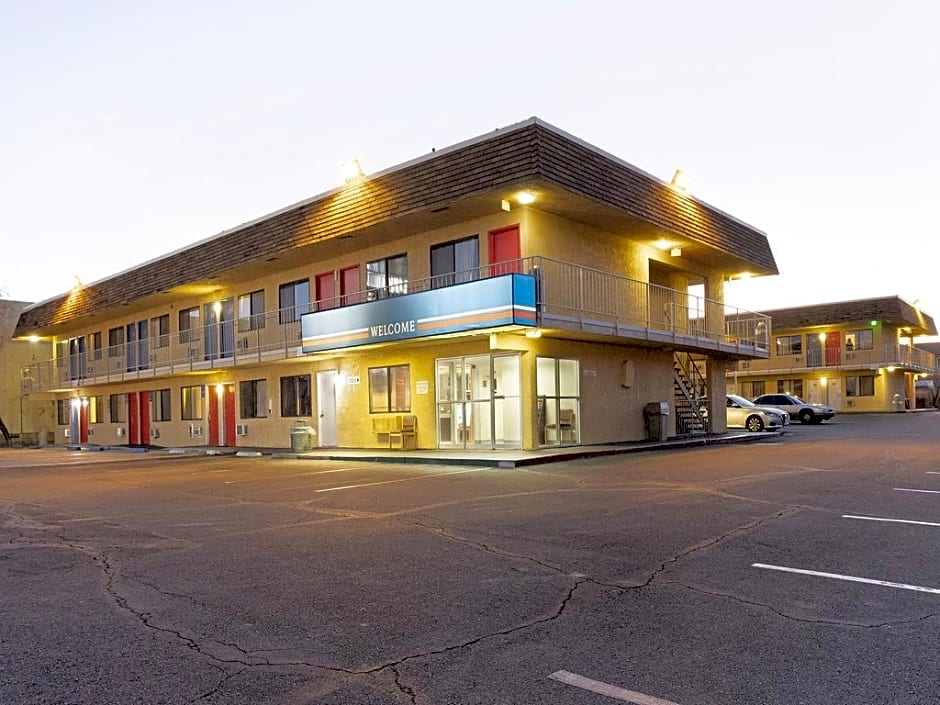 Clarion Pointe Ridgecrest Near China Lake Naval Station
