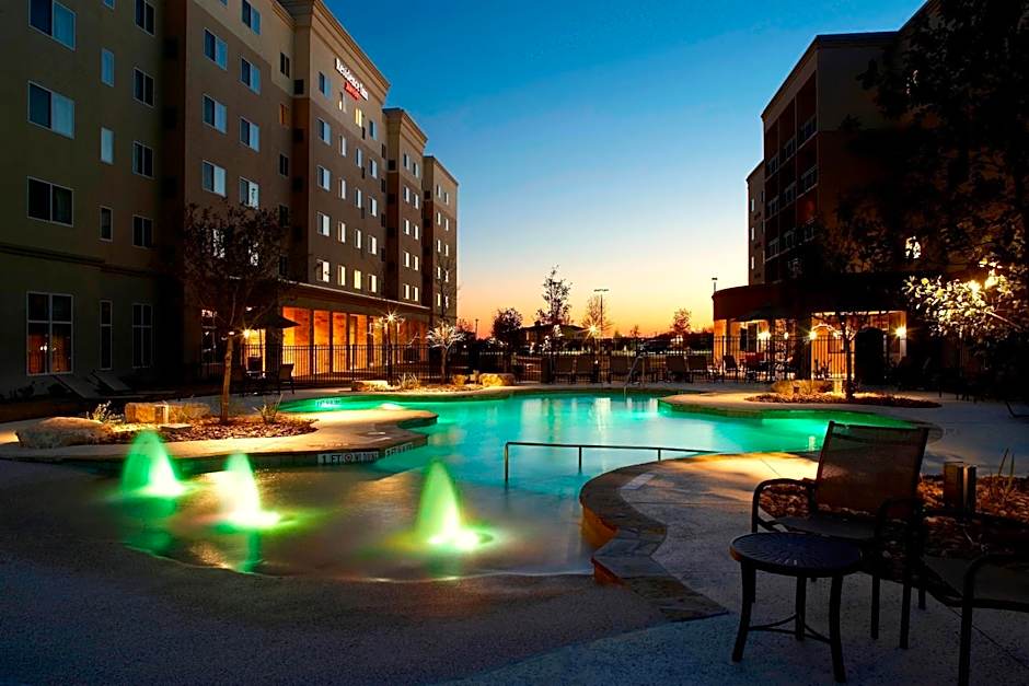 Courtyard by Marriott San Antonio Six Flags at The RIM