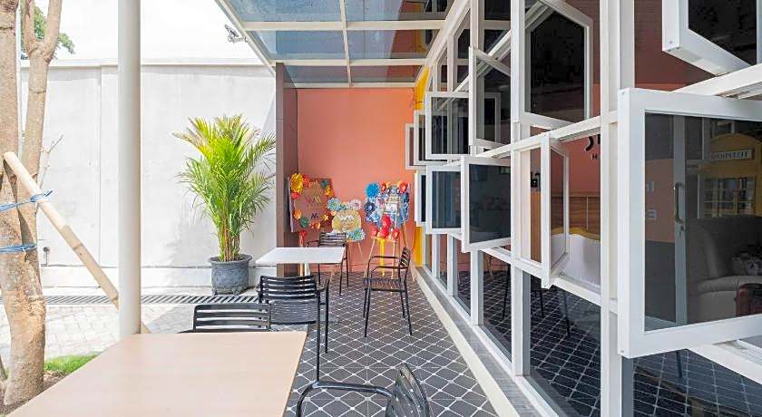 Sans WM Hotel Blitar