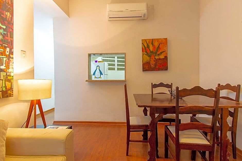 Ipanema: Comfortable 2-Bedroom, Beachside