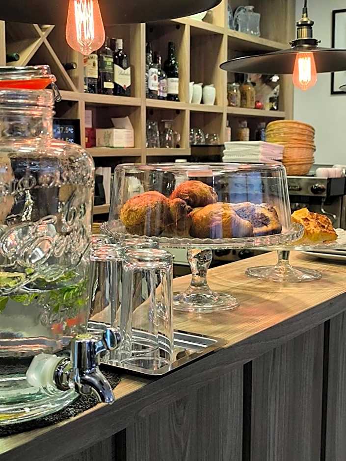 Хотел Аква Варвара - Минерални басейни и релакс