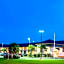 Super 8 by Wyndham Dilley TX