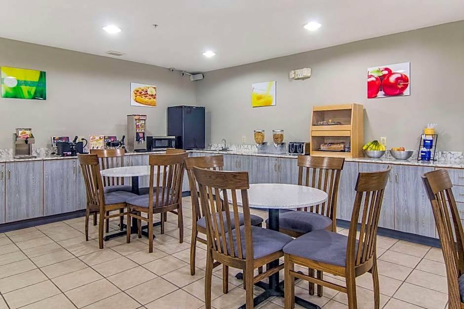 Quality Inn & Suites Grove City-Outlet Mall