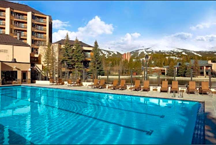 NEW! Marriott Slope View Ski in Ski out Luxury Studio Sleeps 4 Full kitchen, Amenities & Fee Parking