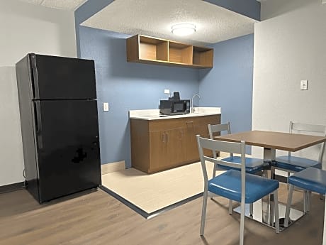 Suite 2 Full Beds Non-Smoking