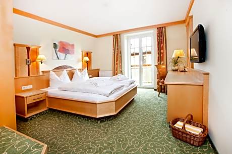 Double Room (1 Adult)