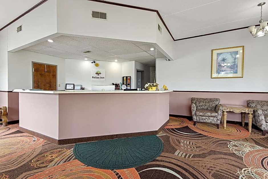 Relax inn by OYO Greeneville Near Hwy US-321