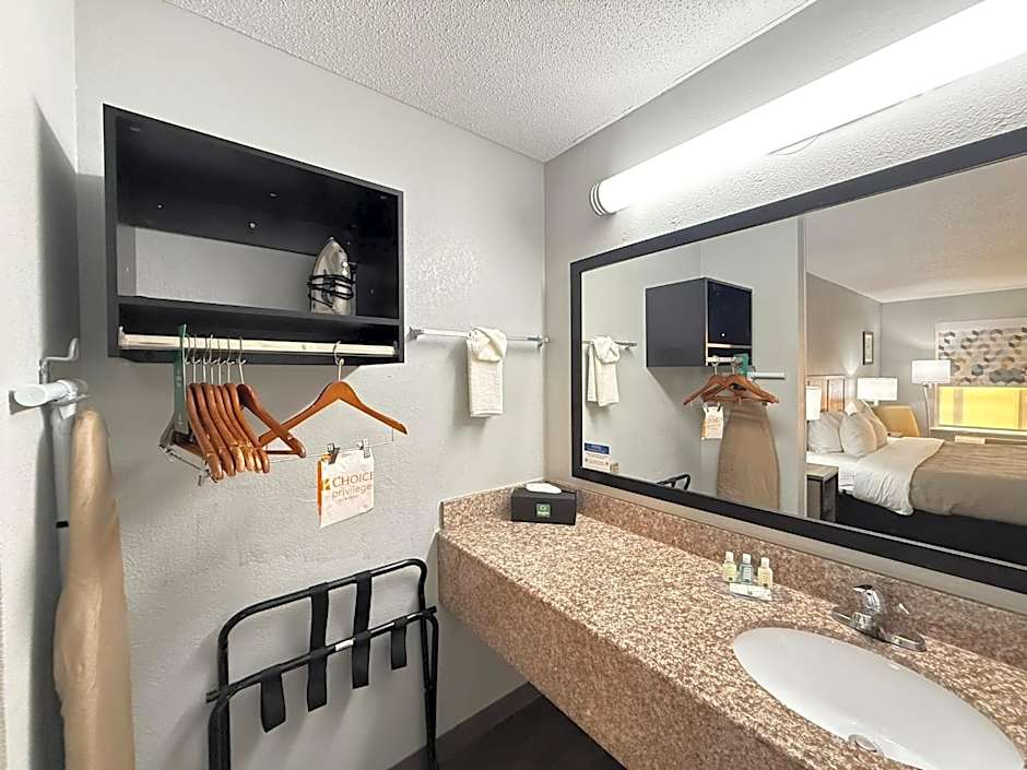 Quality Inn Crestview I-10 Eglin AFB Area