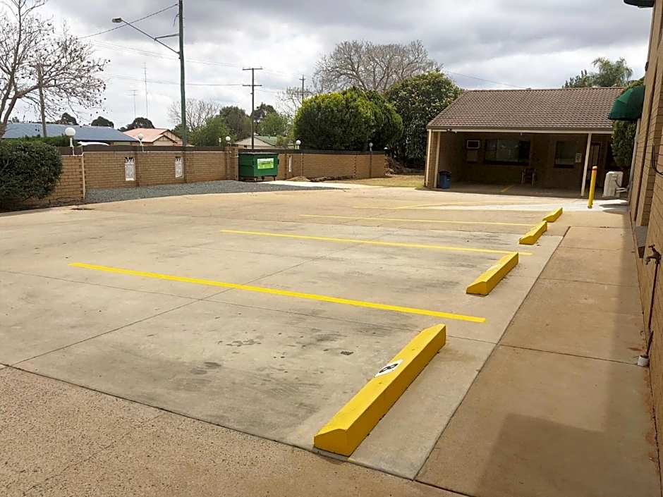 Jacaranda Place Motor Inn