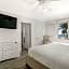 Walkabout 1 Tower Suite in the heart of Hollywood Beach