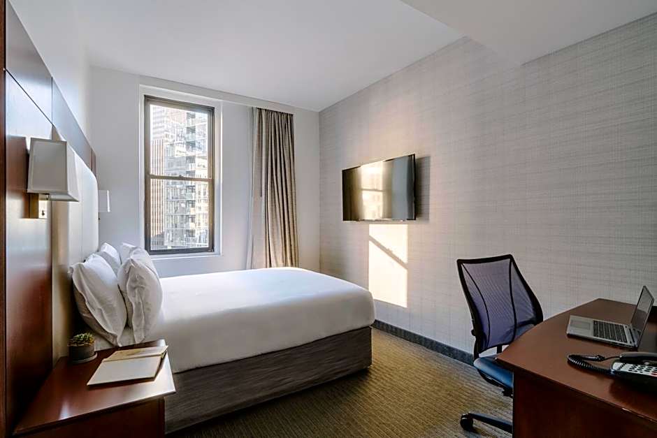 Club Quarters Hotel, Wacker at Michigan