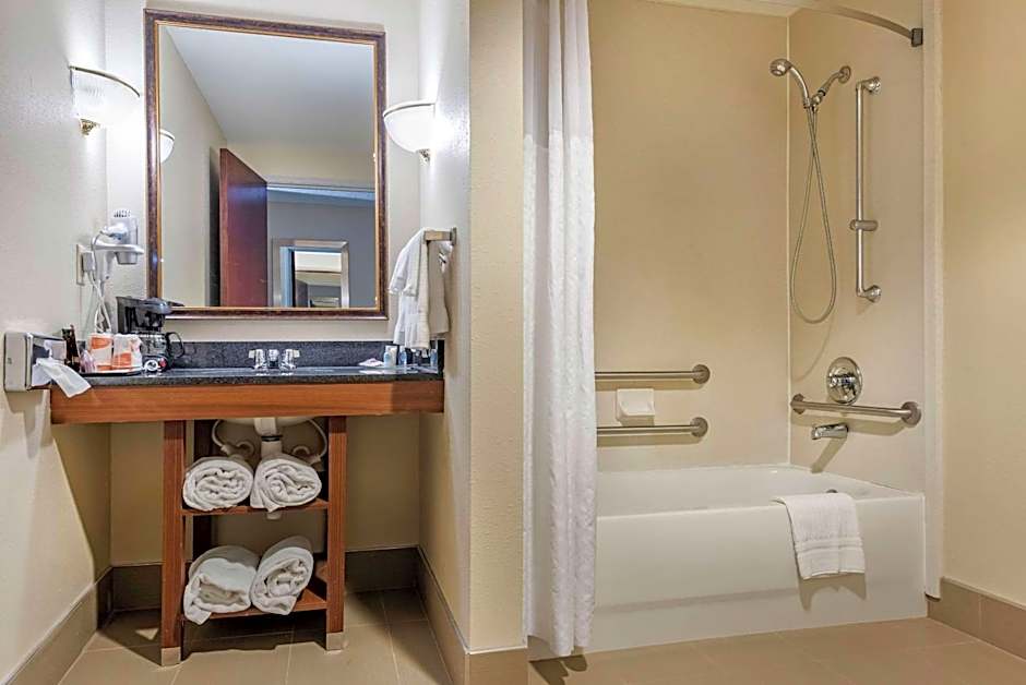 Holiday Inn Express & Suites Hebron - Cincinnati Airport by IHG