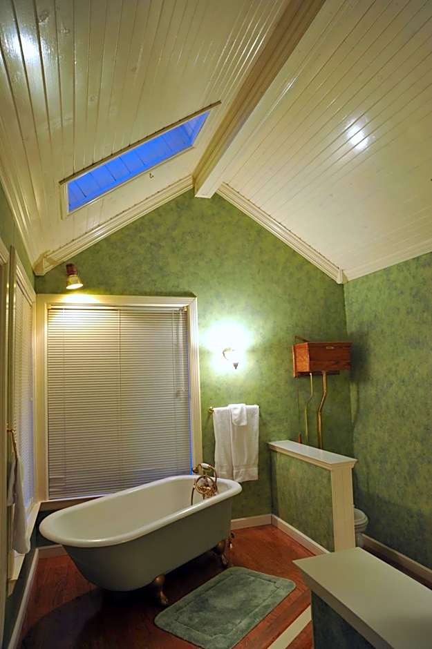 Photo 1 of 8 of 3 Bedroom Cottage