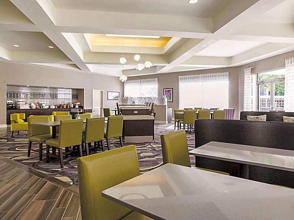 La Quinta Inn & Suites by Wyndham Dallas Plano West