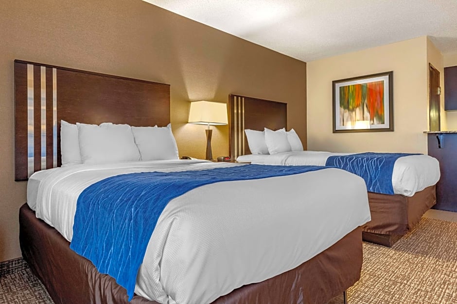 Photo 1 of 5 of 2 Double Beds Suite