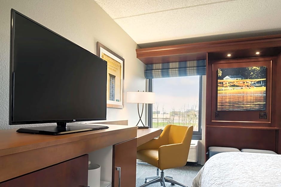 Hampton Inn By Hilton Appleton-Fox River Mall Area