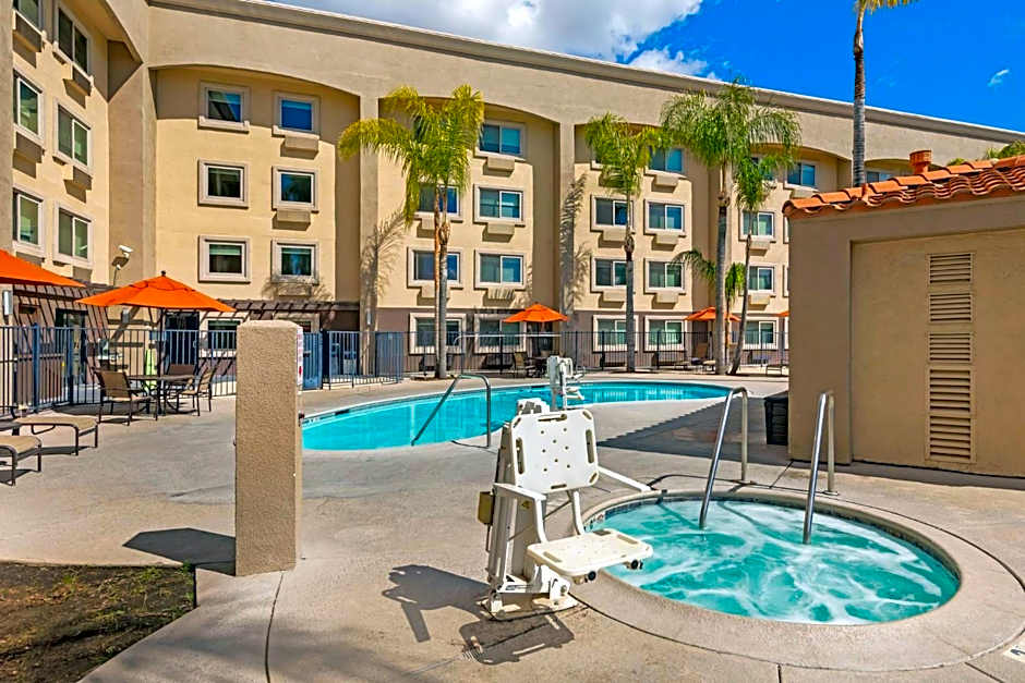 Holiday Inn Express Colton By IHG