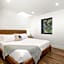 Horsefeathers Hotel