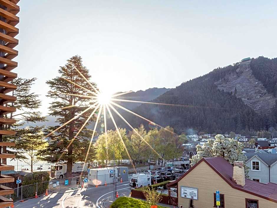 Novotel Queenstown Lakeside