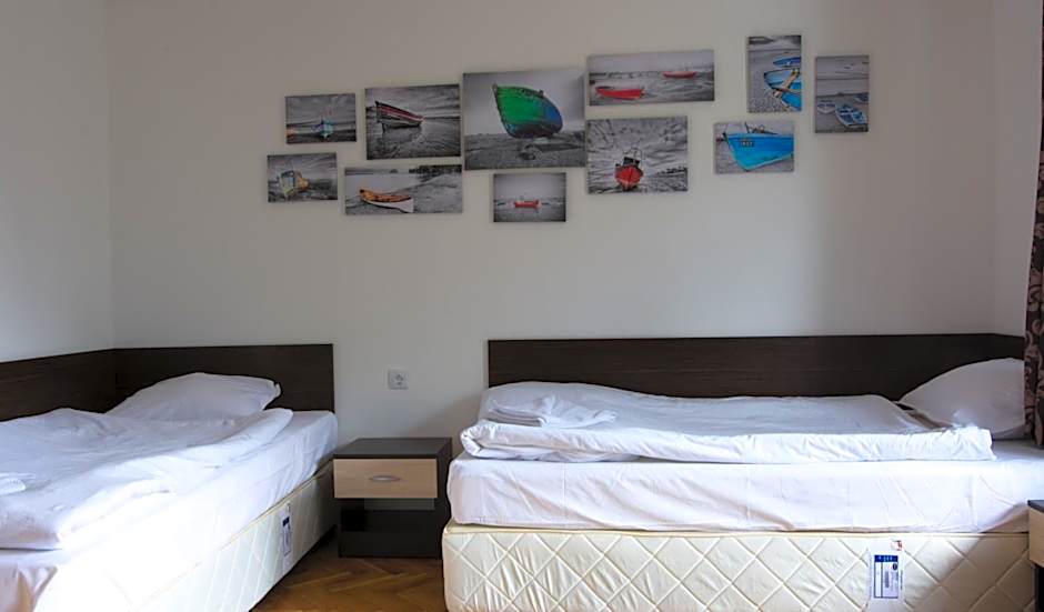 Guest Rooms Old Captain