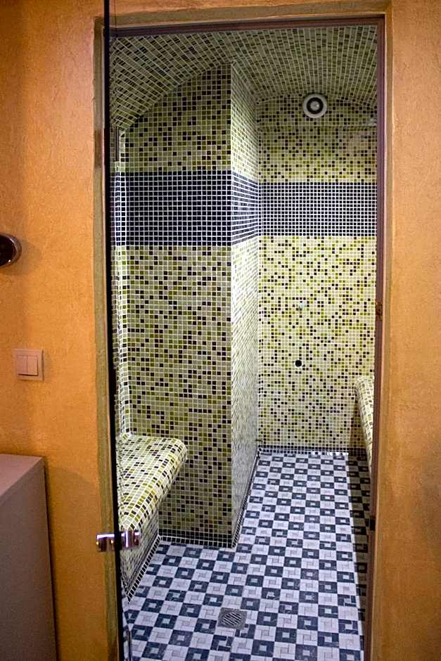 Meteor Family Hotel