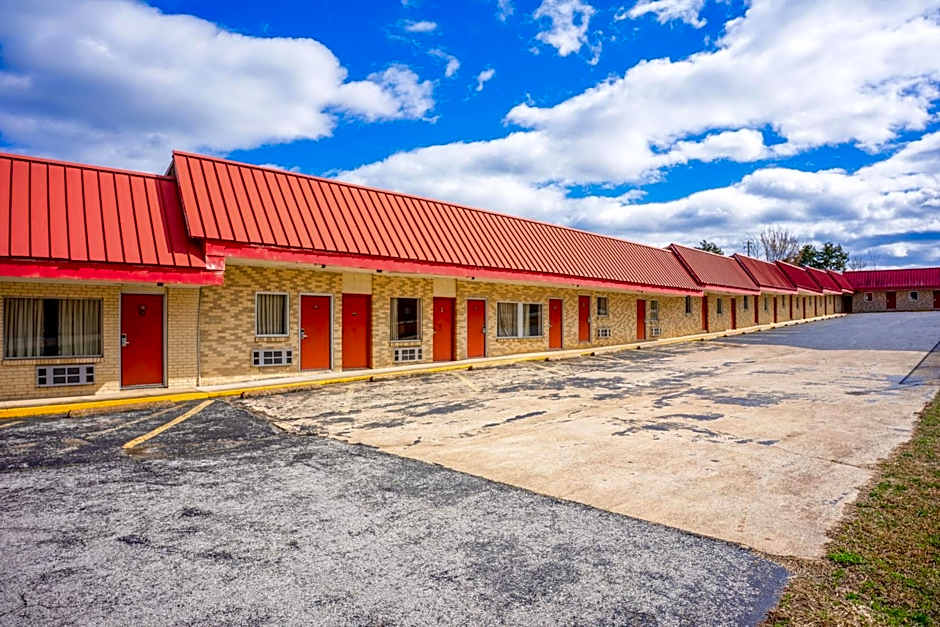 Ozark Junction mountain view by OYO