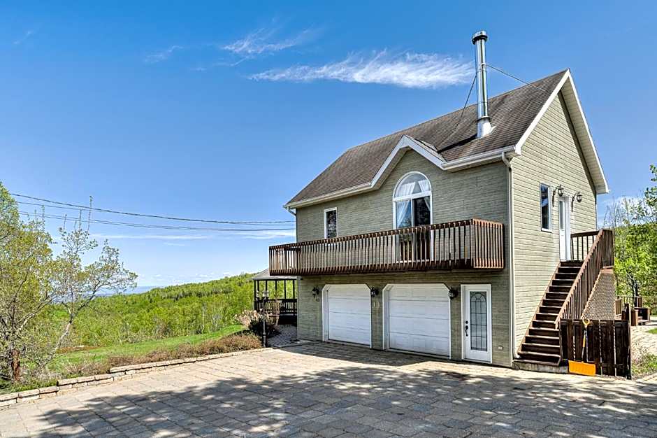 Idyllic Nature Retreat - Hot tub and Scenic Views