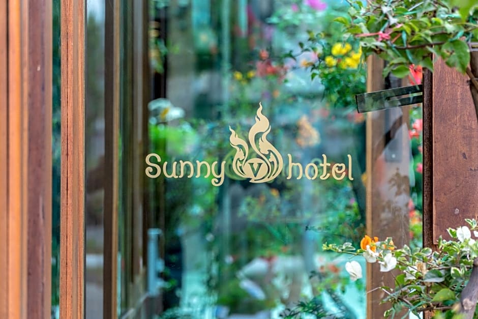 Sunny V Hotel