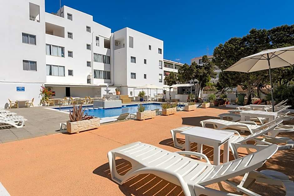 Apartamentos San Antonio Beach