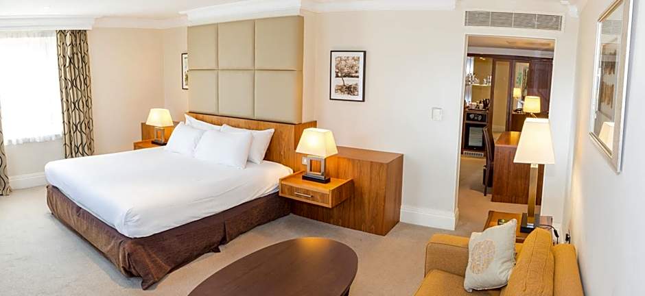 Best Western Plus Moat House Reading