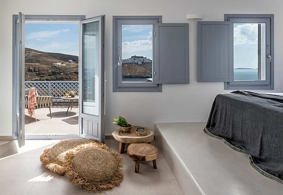 Photo 1 of 13 of Deluxe Suite, Sea View