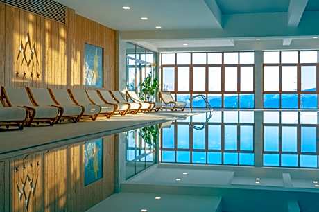 GRAND Hotel Bellevue